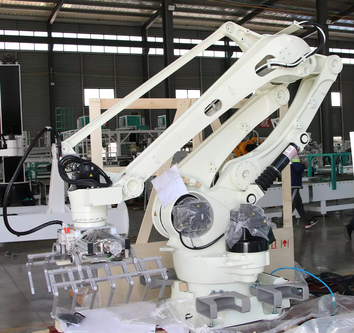 Manipulator automatic cutting robot, wood pellet PLC recycling plastic particles, cat litter automatic unpacking and unstacking robot.